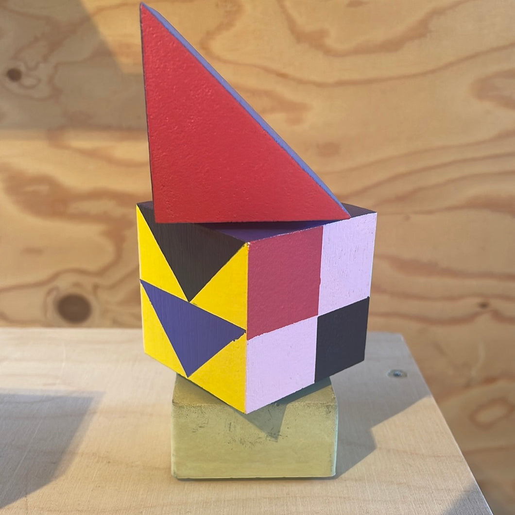 Sculpture with triangle, 1 block